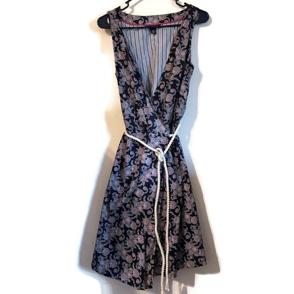 Tommy Hilfiger Dresses & Skirts - Tommy Hilfiger Paisley Rope tie wrap dress, size L